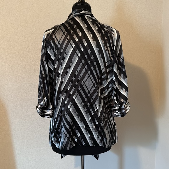 New York & Company Women’s Short Sleeve Blouse M - Picture 6 of 11